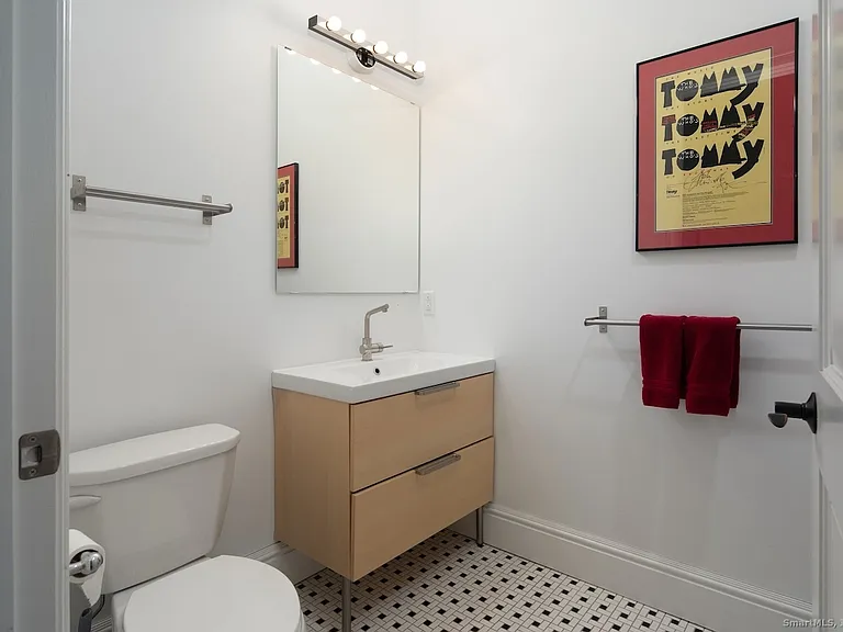 31 Sharon Rd #2 — Photo 6