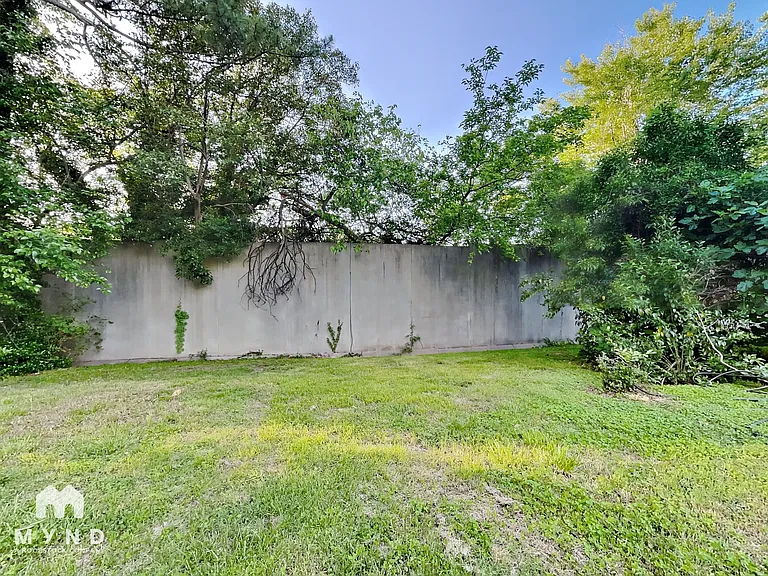 741 Bunche Dr — Photo 18