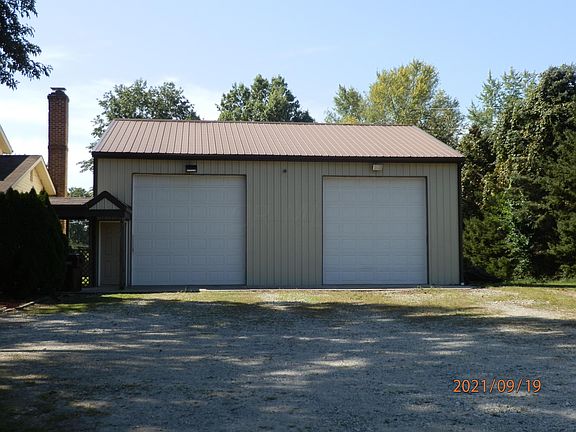 4th image of 7915 Fairlawn Dr