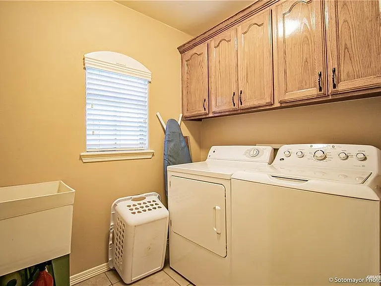 3402 Robin Ave — Photo 15