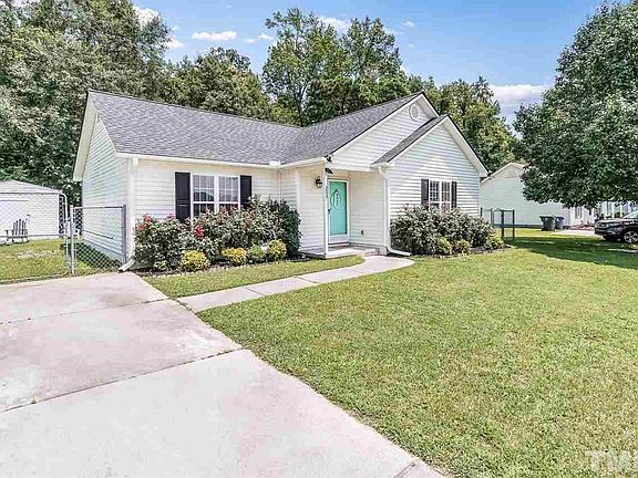 3rd image of 203 Driftwood Ct