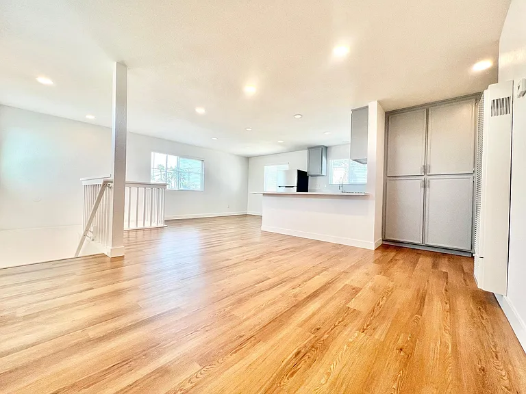 268 Ebony Ave — Photo 6