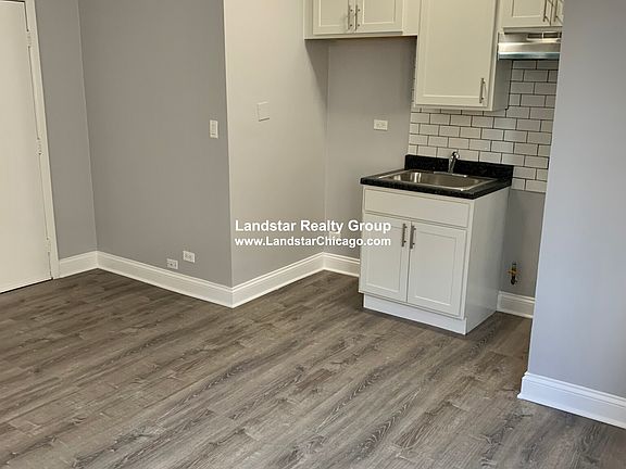 2nd image of 4756 N Maplewood Ave APT 108