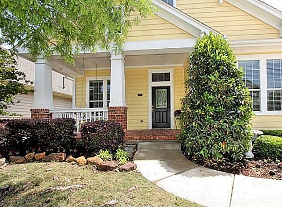2nd image of 821 Bradford St