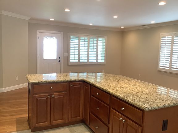 5th image of 3865 Ladoga Ave