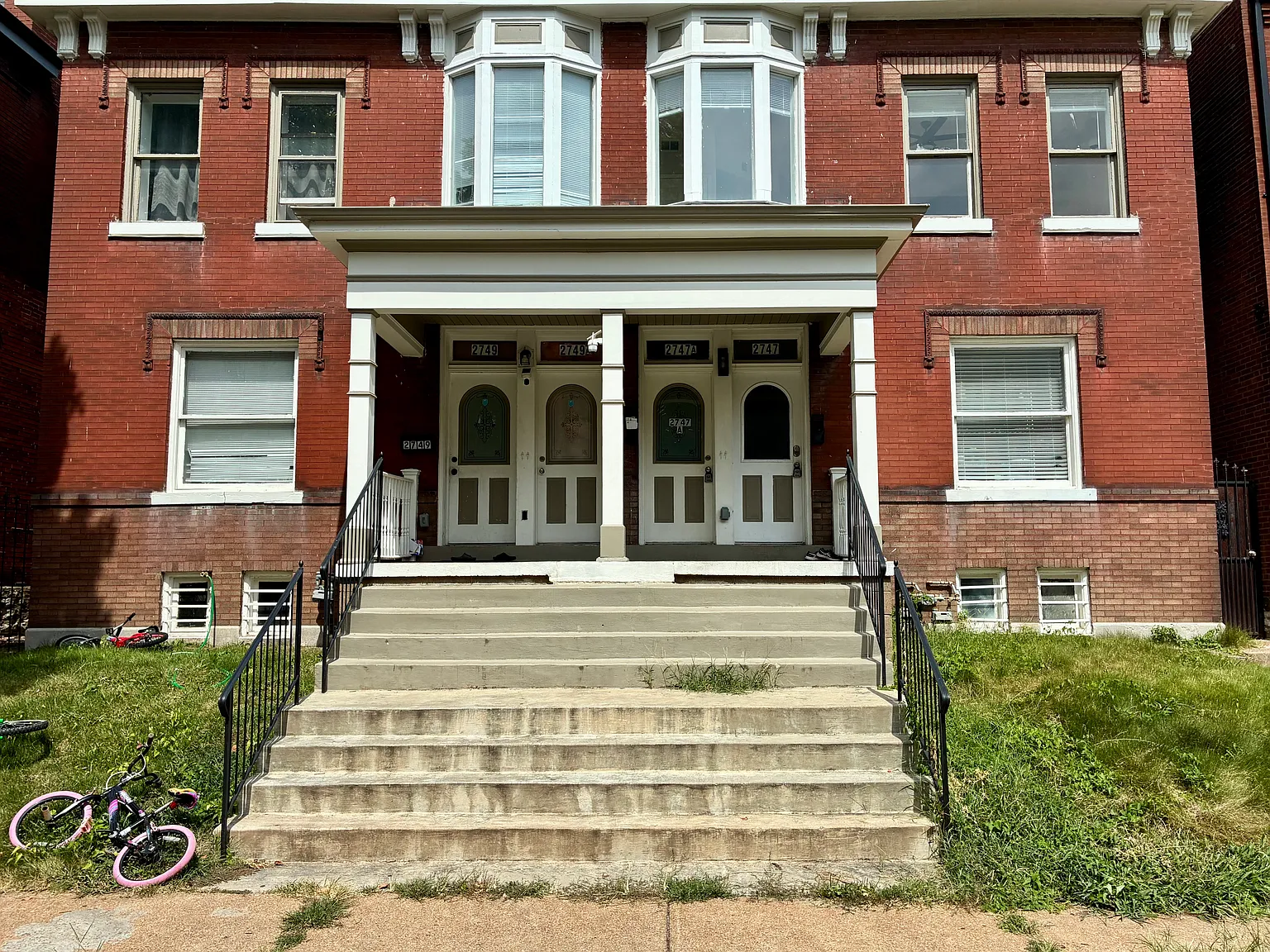 2 bed, 1050 sqft, $1,200 — Photo 1