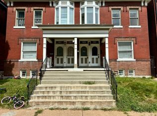 2747 Armand Pl #2F, Saint Louis, MO 63104