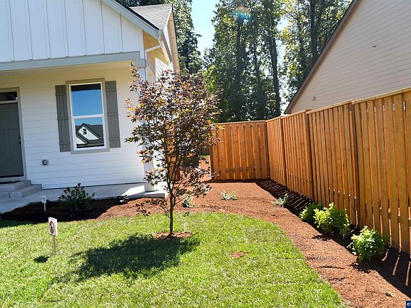 4th image of 855 Oakleaf Way
