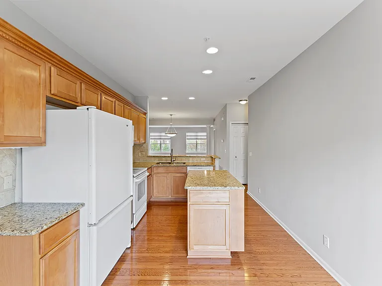 3091 Camden Dr — Photo 14