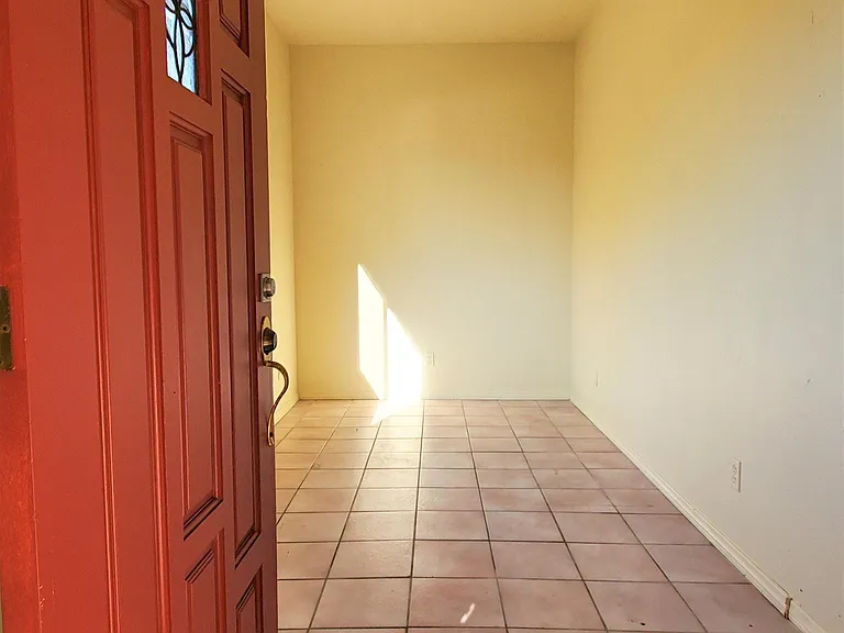 608 N Serrano Ave — Photo 5