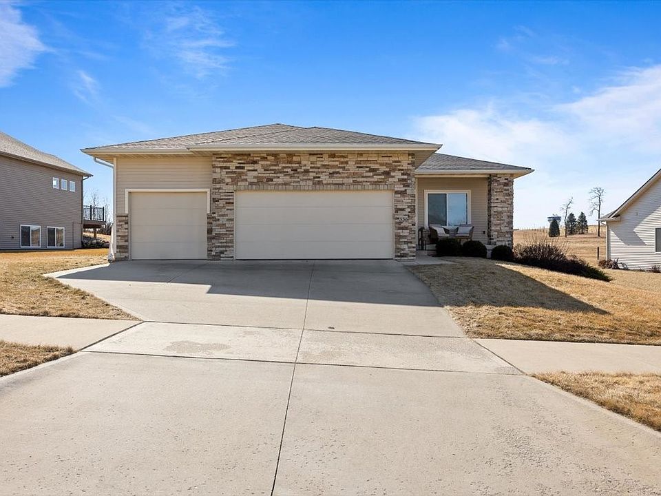 1st image of 336 W High Rd