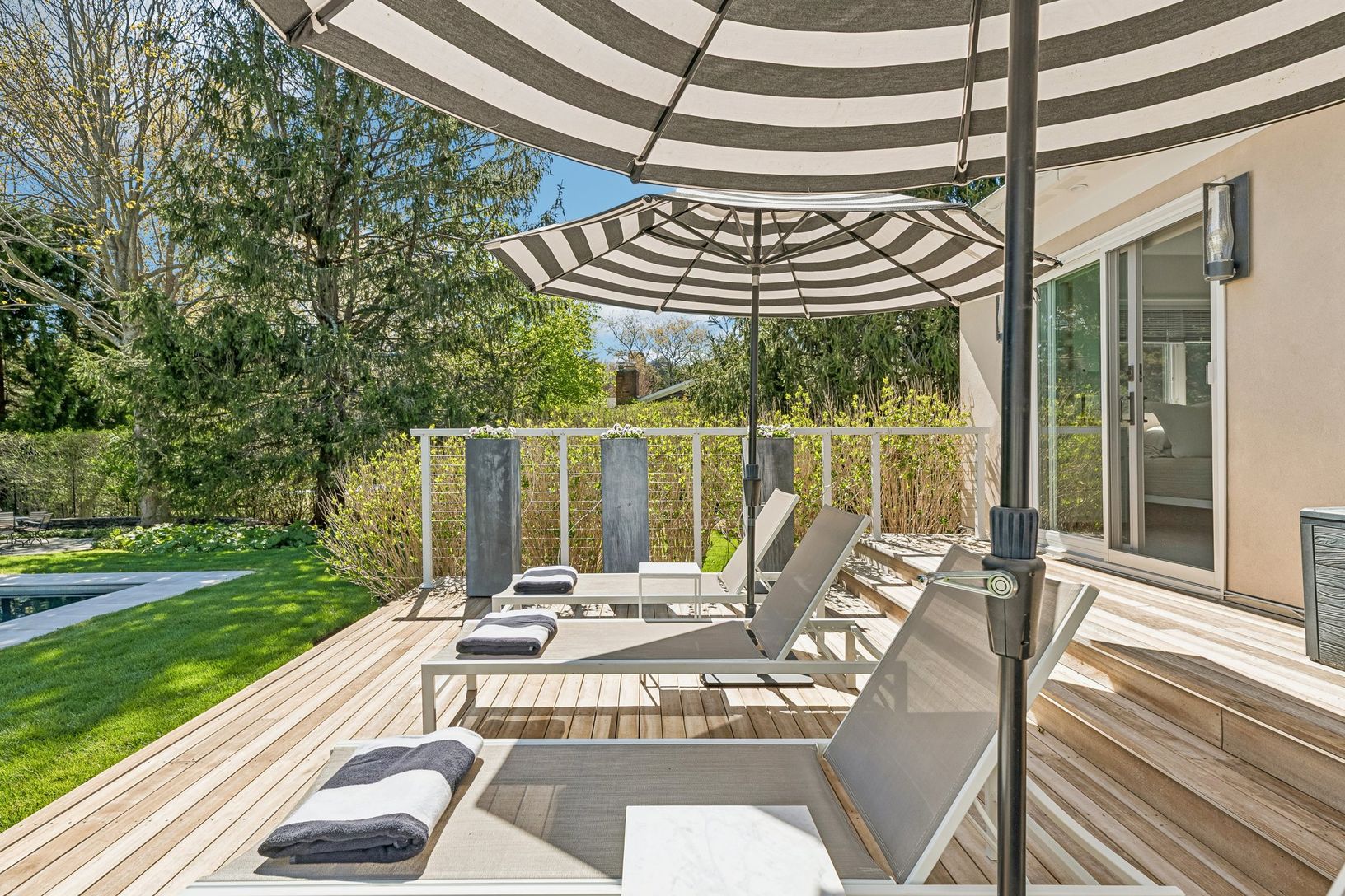  large back deck