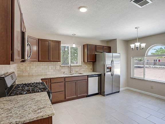 8-Kitchen