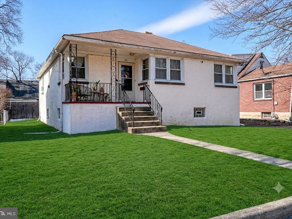 1st image of 32 Bonsall Ave
