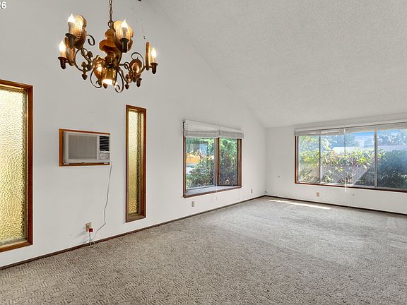5th image of 2495 Snelling Dr