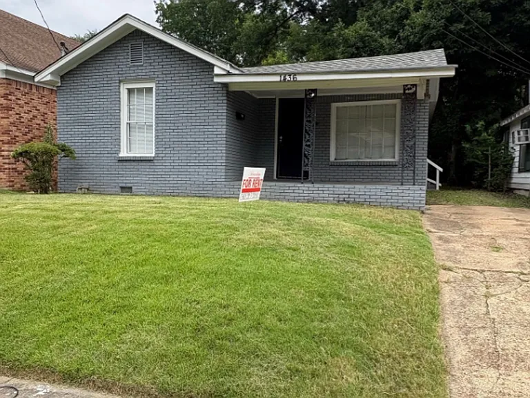 1436 Austin St — Photo 2