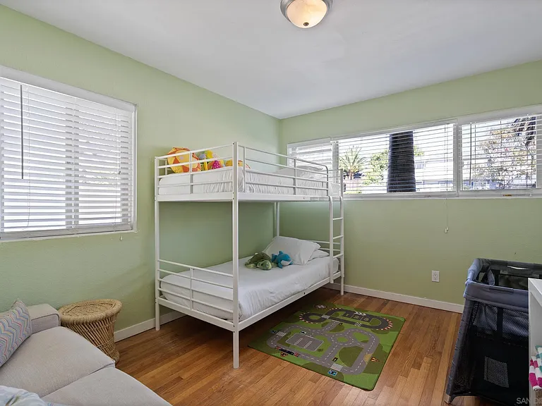647 Loring St — Photo 11