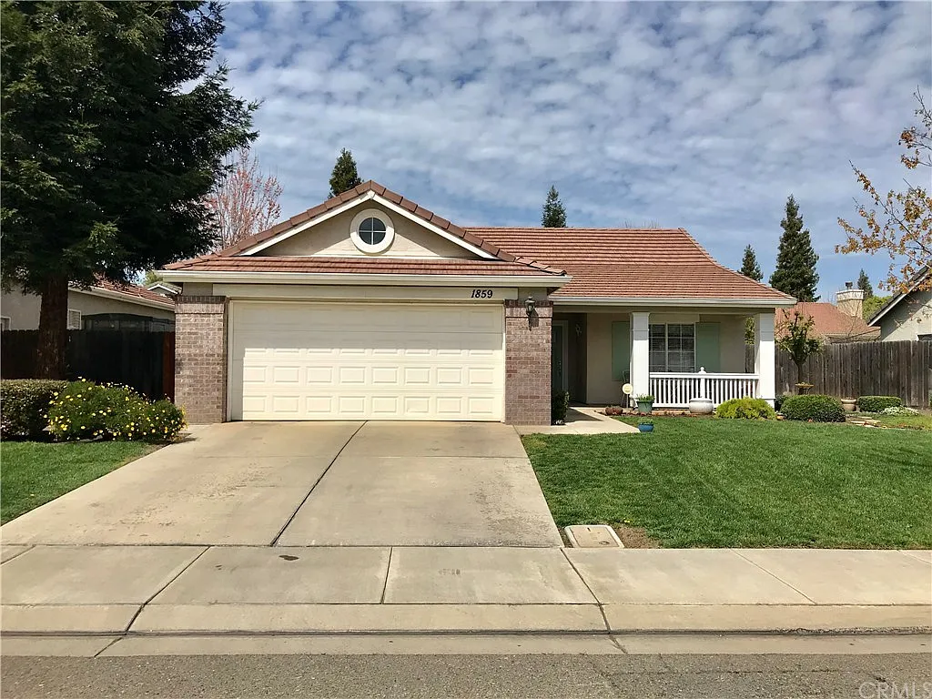 1859 Edgewood Ct photo 1
