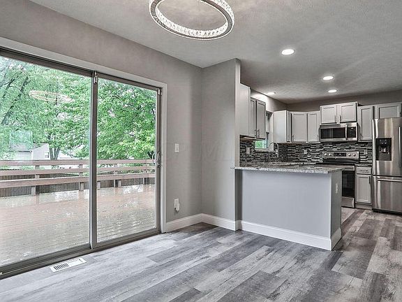 4th image of 2222 Grove Oaks Ct