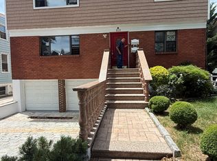 454 S 3rd Ave #1A, Mount Vernon, NY 10550
