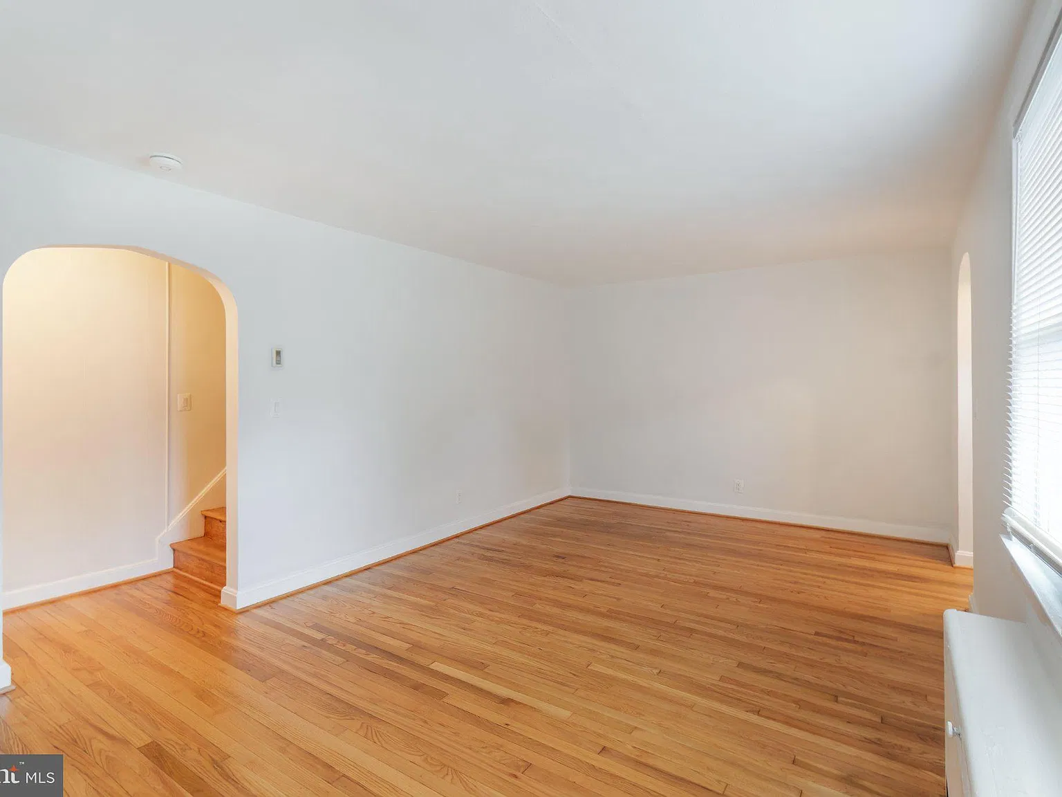 2 bed, 1.0 bath, 2499 sqft, $2,150 — Photo 3