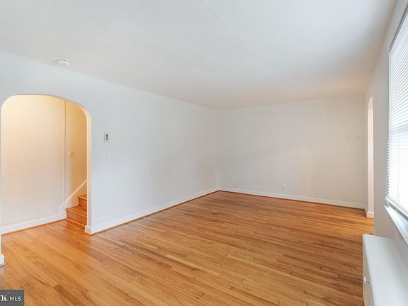 3rd image of 920 Boucher Ave APT 1
