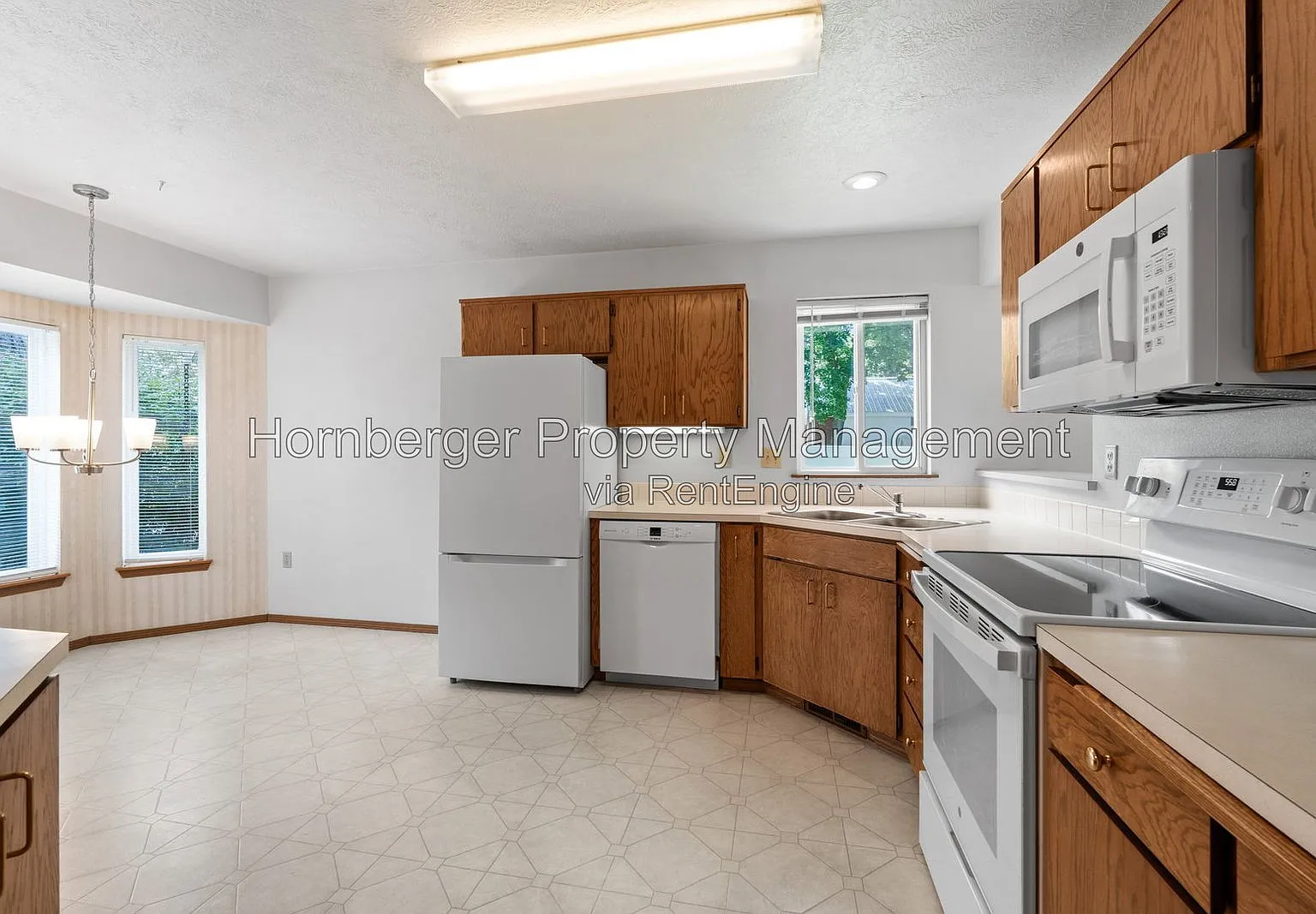 3 bed, 3.0 bath, 1960 sqft, $2,250 — Photo 4