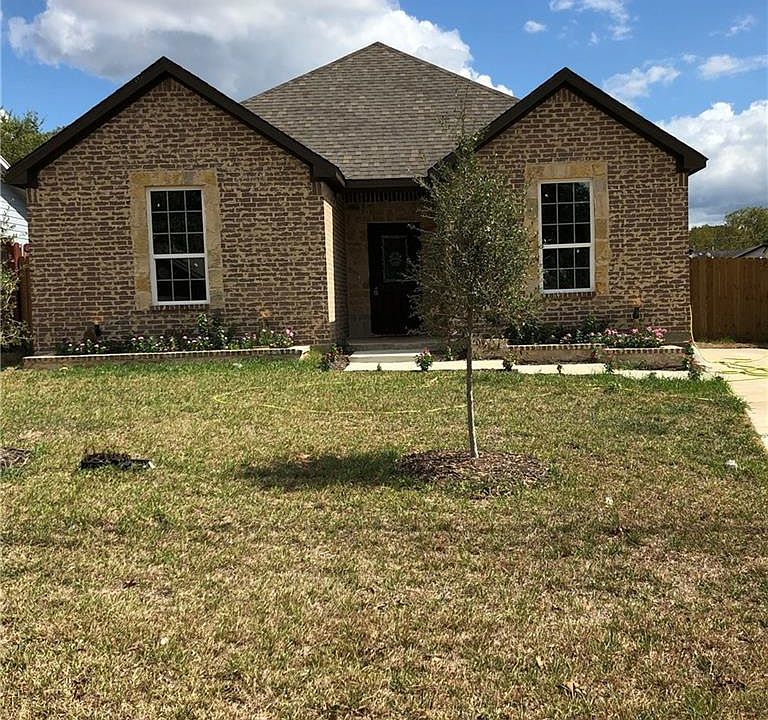 1st image of 2036 Echo Lake Dr