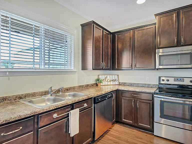 208 Ventura Pl — Photo 10