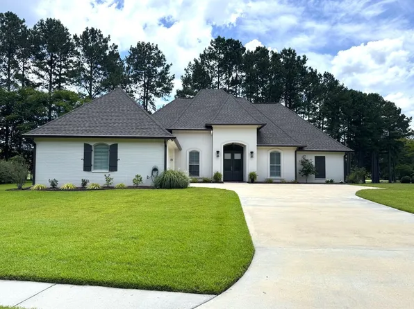 14 Club Dr, Natchez, MS 39120