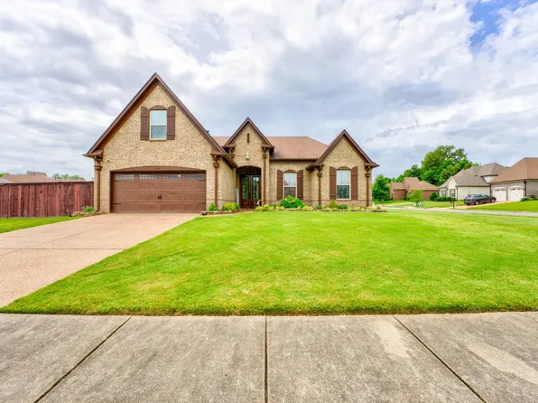 10 Laurel St, Oakland, TN 38060