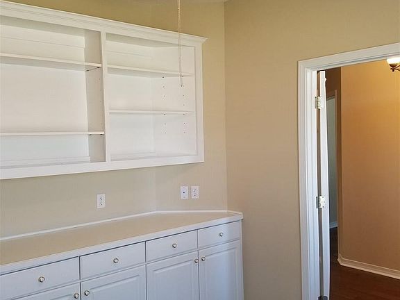 4th image of 1011 Brandermill Dr