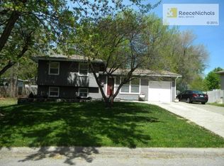 624 NW Fair Ln, Lees Summit, MO 64063