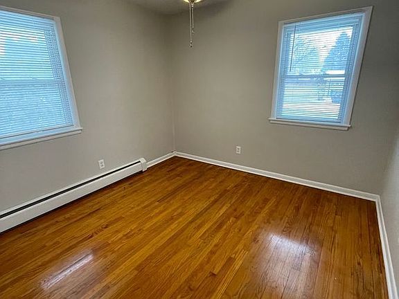 5th image of 608 Knoll Dr #4