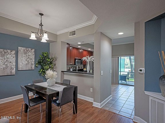 5th image of 9745 TOUCHTON Road #2002