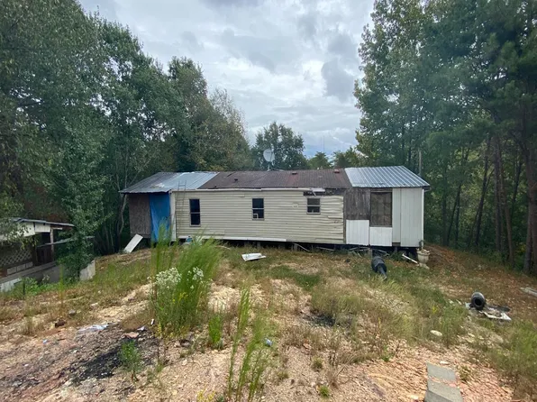 121 Gillespie Rd SE, Fairmount, GA 30139