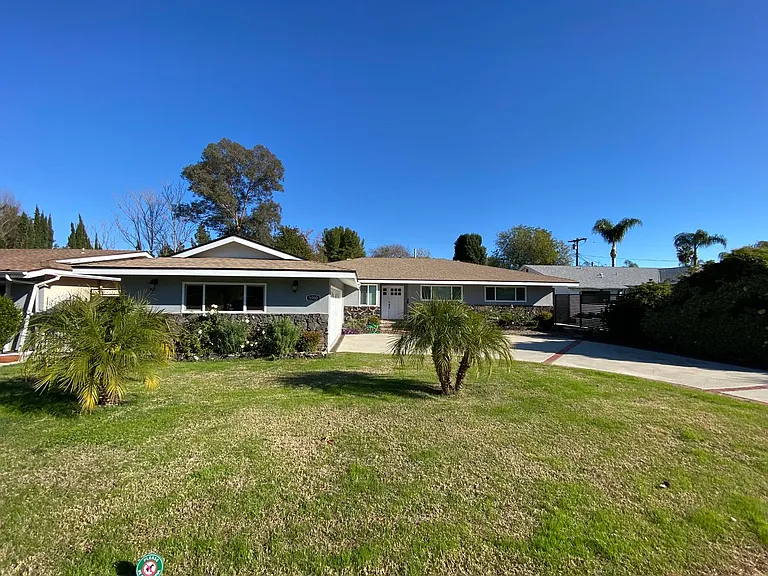 5900 Cahill Ave — Photo 34