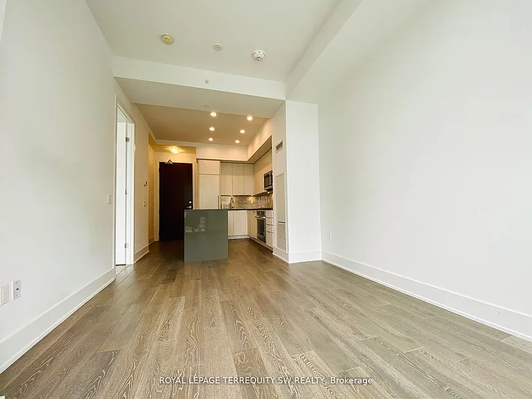 38 Iannuzzi St #LPH09 — Photo 3