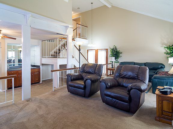 4th image of 757 Mockingbird Dr