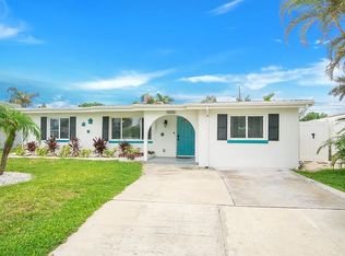 16216 3rd St E, Redington Beach, FL 33708