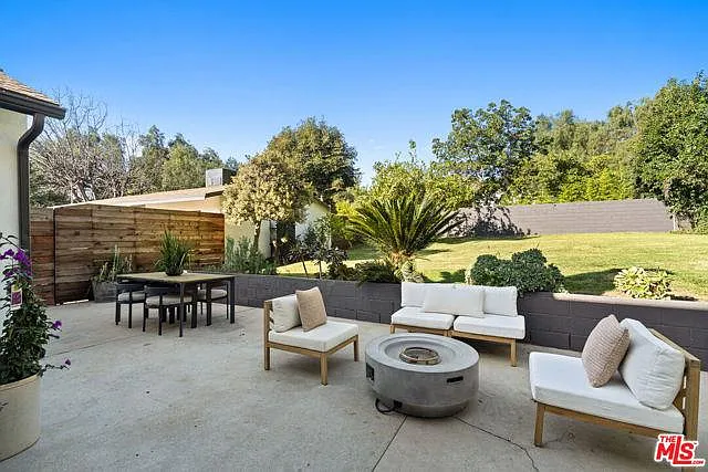 10601 Foothill Blvd #A — Photo 4