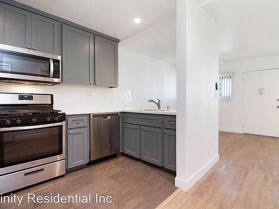 3rd image of 1322 E 3rd St APT G