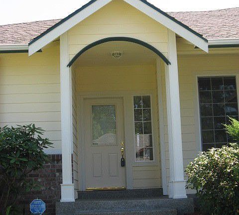3rd image of 2531 20th Ave NE