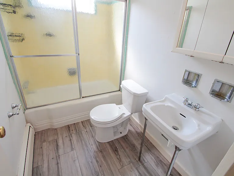 600 Allenby Ave #1 — Photo 6