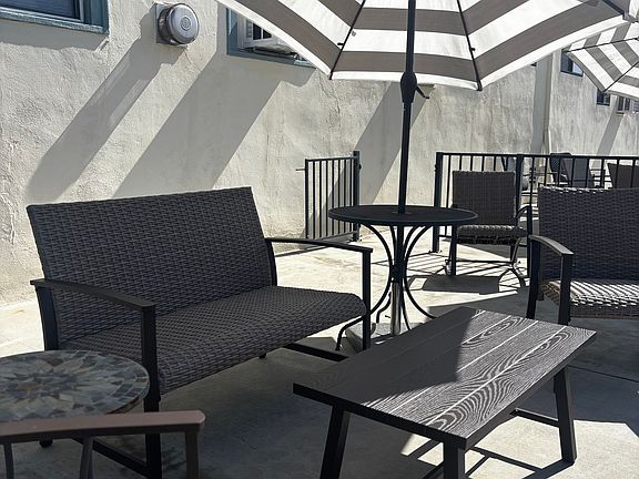 4th image of 131 S Avenue 63 #12