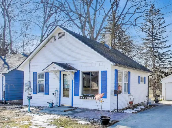 529 Eagle St, Crystal Lake, IL 60014