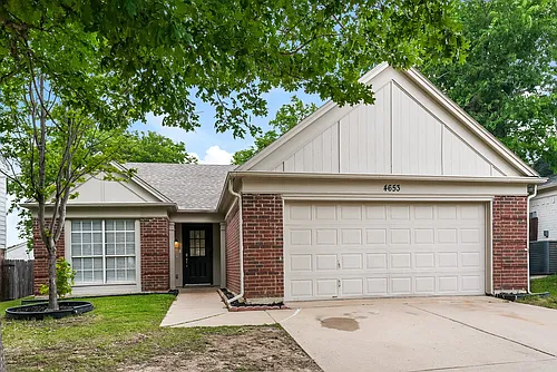 4653 Feathercrest Dr Photo 1