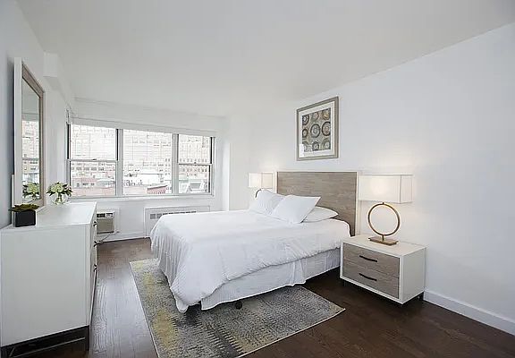 5th image of 14 Horatio St APT 9G