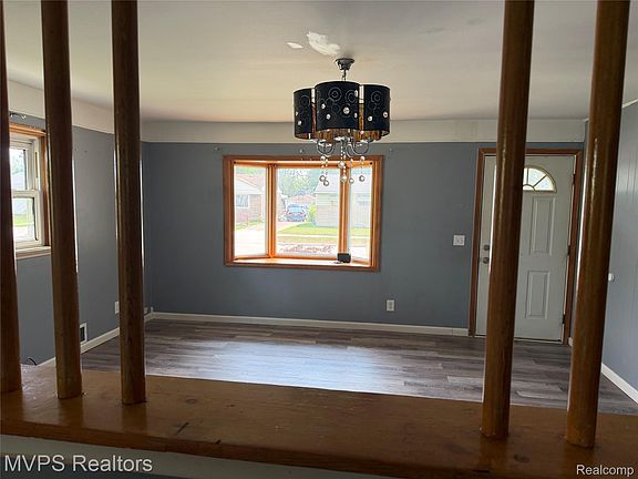 5th image of 21905 Ira Blvd