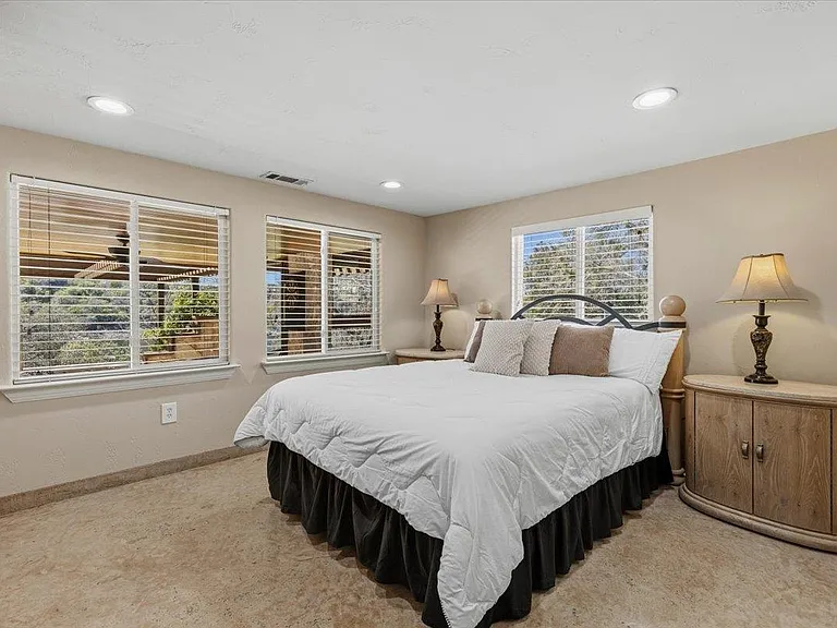 25207 Lake View Dr — Photo 18